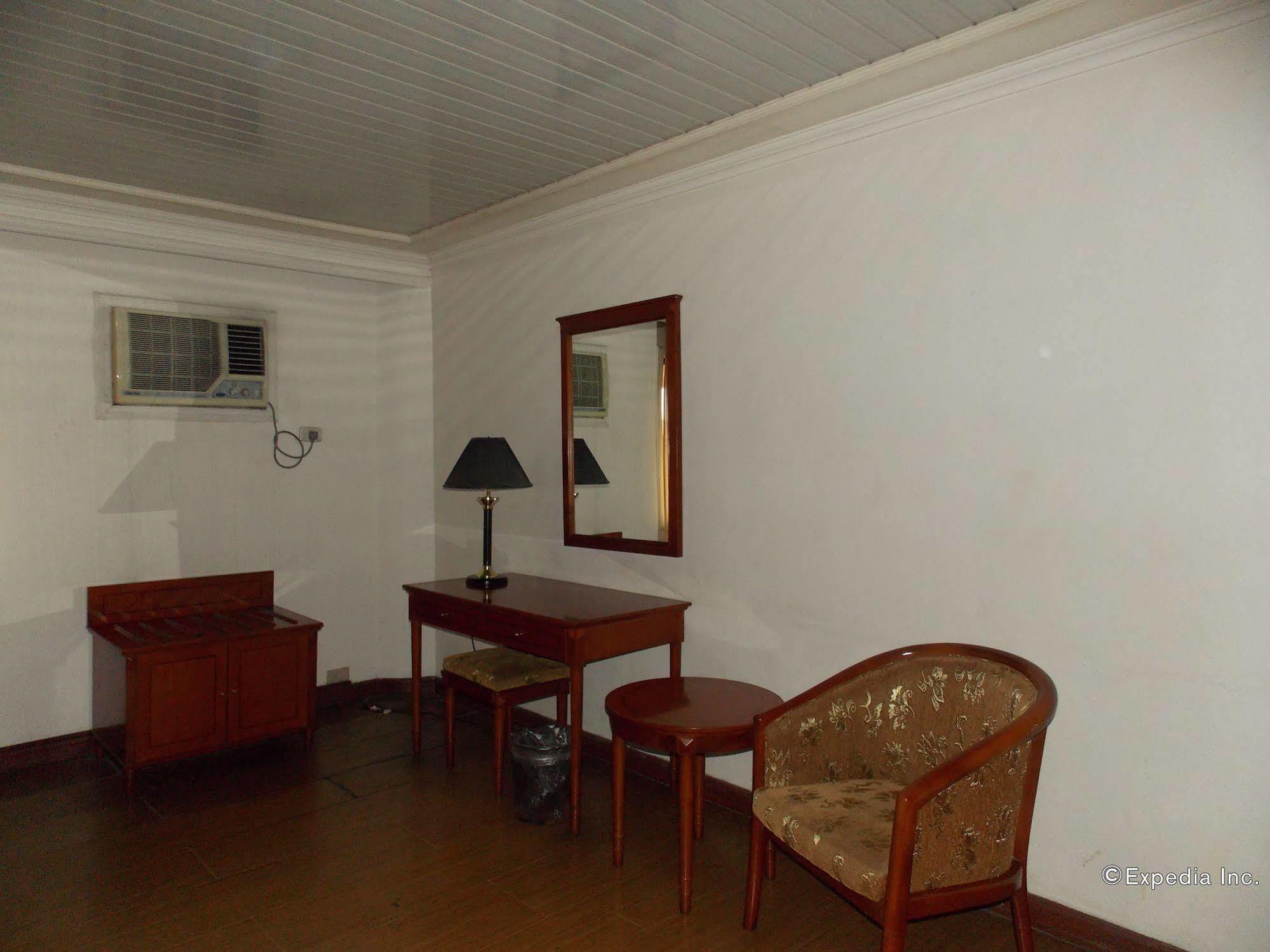 Grand Regal Hotel Bacolod Exterior photo