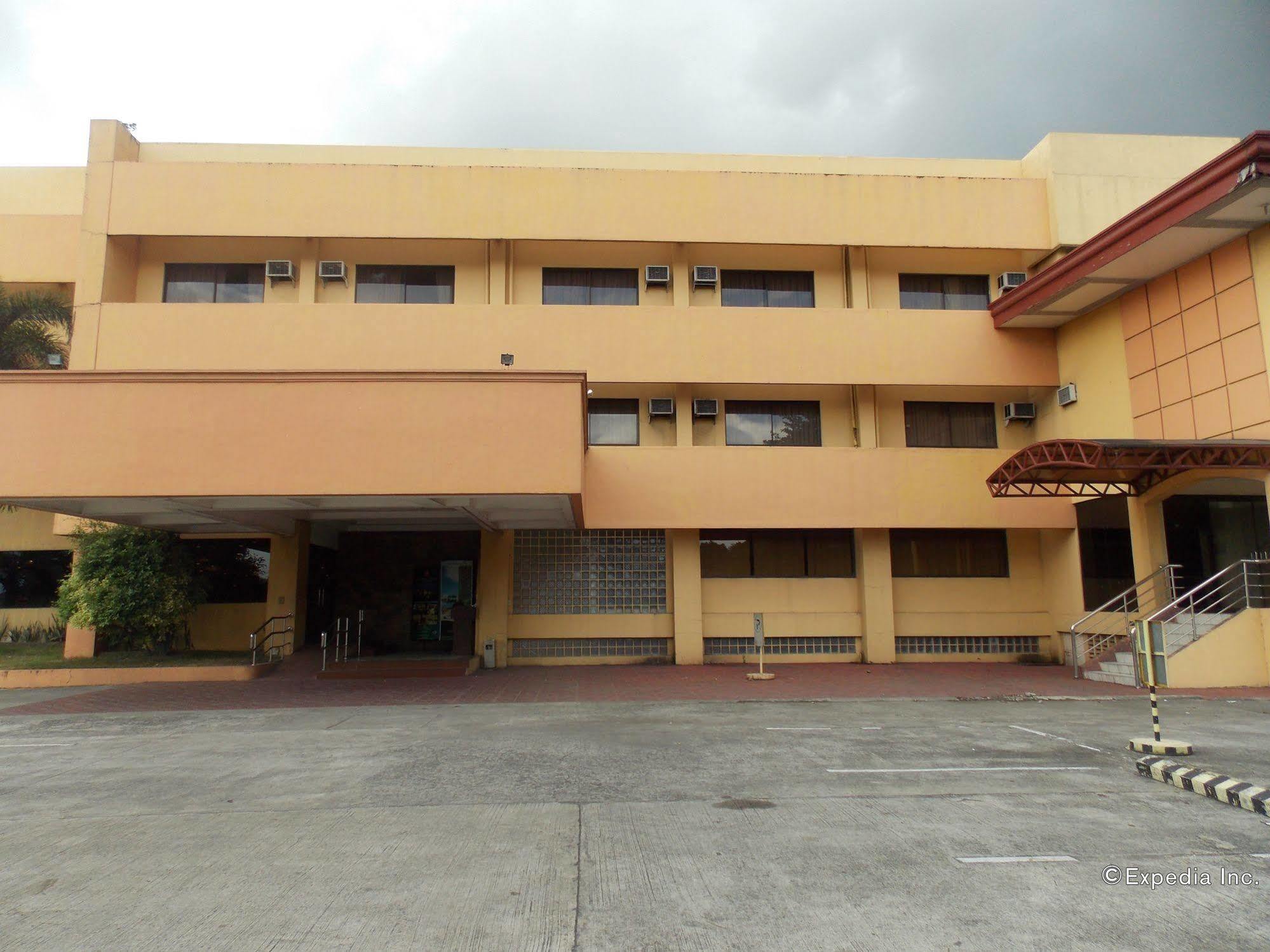 Grand Regal Hotel Bacolod Exterior photo