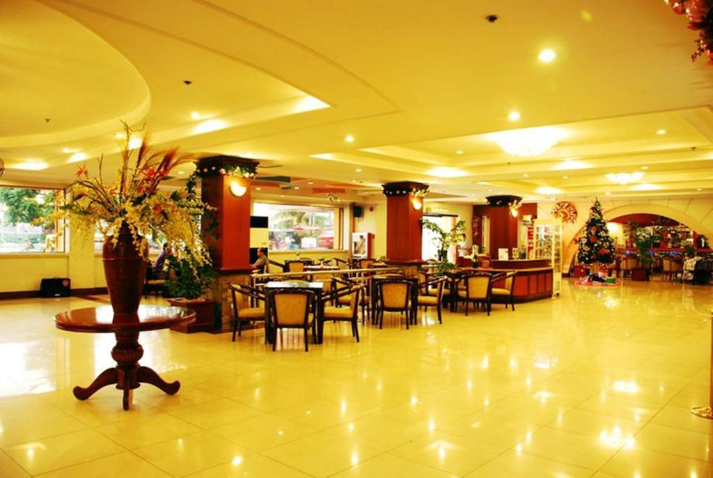 Grand Regal Hotel Bacolod Exterior photo