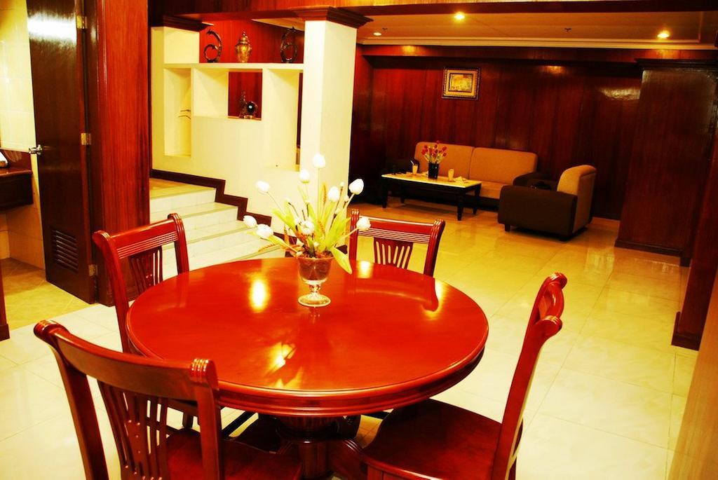 Grand Regal Hotel Bacolod Exterior photo